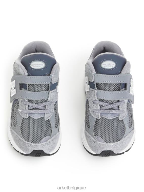 ARKET baskets new balance 2002 pour jeunes enfants gris T46DR1404 chaussure
