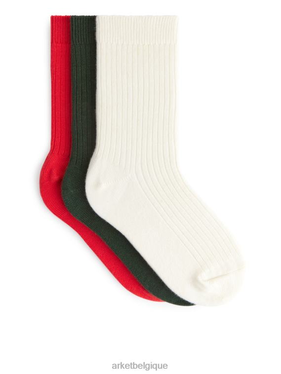ARKET chaussettes en tricot côtelé, 3 paires enfants blanc cassé/rouge/vert T46DR1598 vêtements