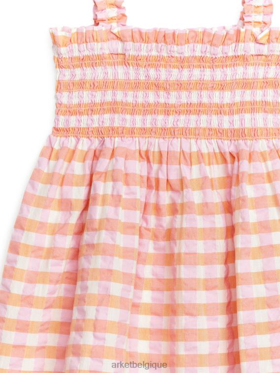 ARKET robe smockée en seersucker enfants orange/à carreaux T46DR1376 vêtements