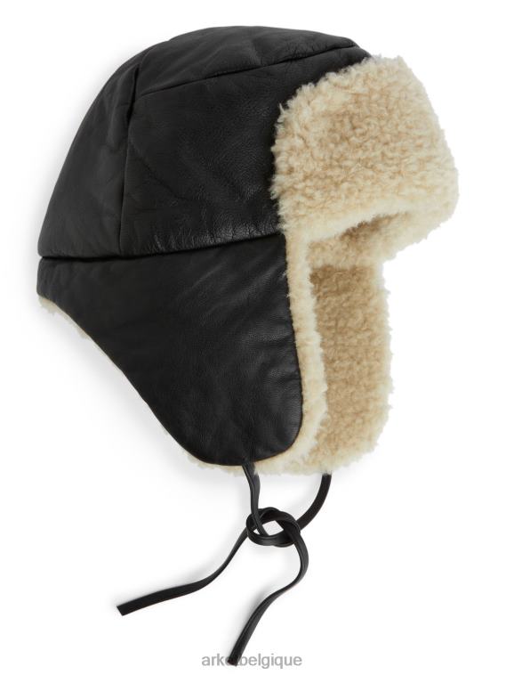 ARKET chapeau de trappeur en cuir femmes noir/blanc cassé T46DR893 accessoires