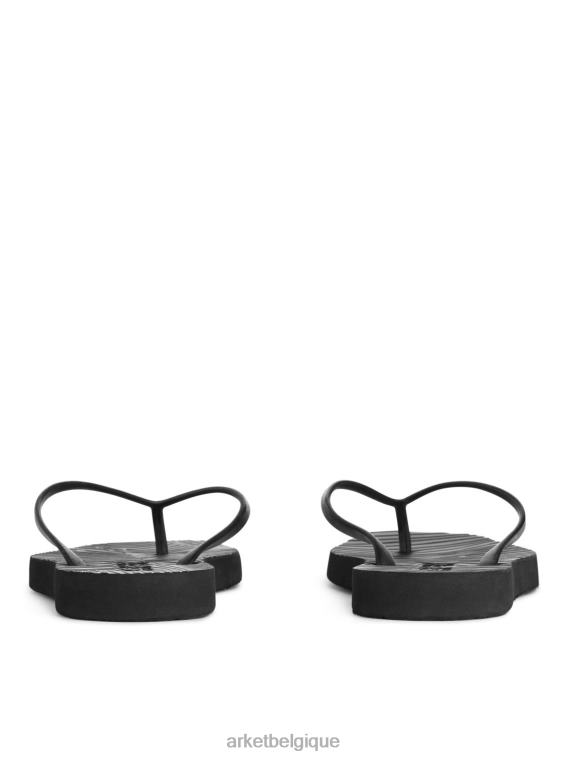 ARKET tongs fuselées femmes noir T46DR709 chaussure