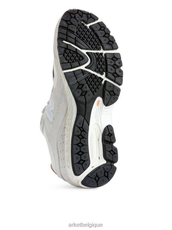 ARKET new balance 2002r baskets en velours côtelé femmes blanc T46DR673 chaussure