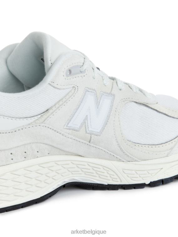 ARKET new balance 2002r baskets en velours côtelé femmes blanc T46DR673 chaussure