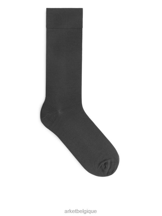 ARKET chaussettes en coton mercerisé unies Hommes gris foncé T46DR1239 vêtements