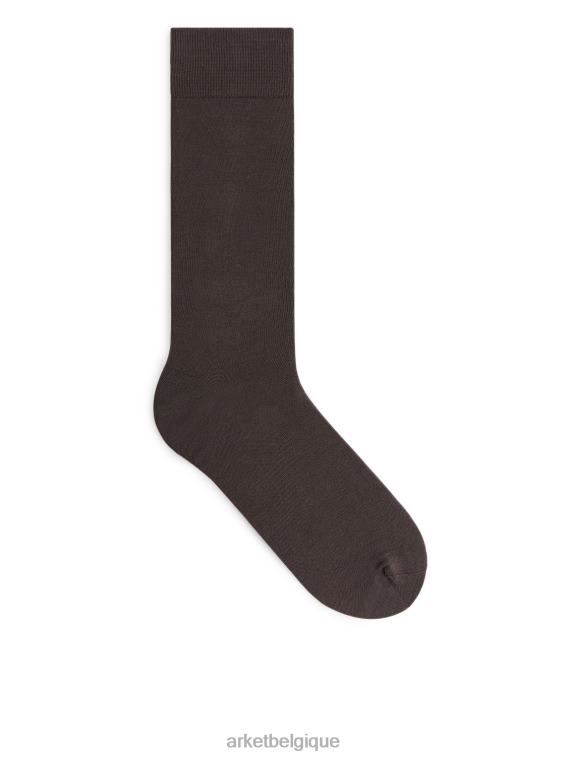 ARKET chaussettes unies en coton mercerisé Hommes marron foncé T46DR1245 vêtements
